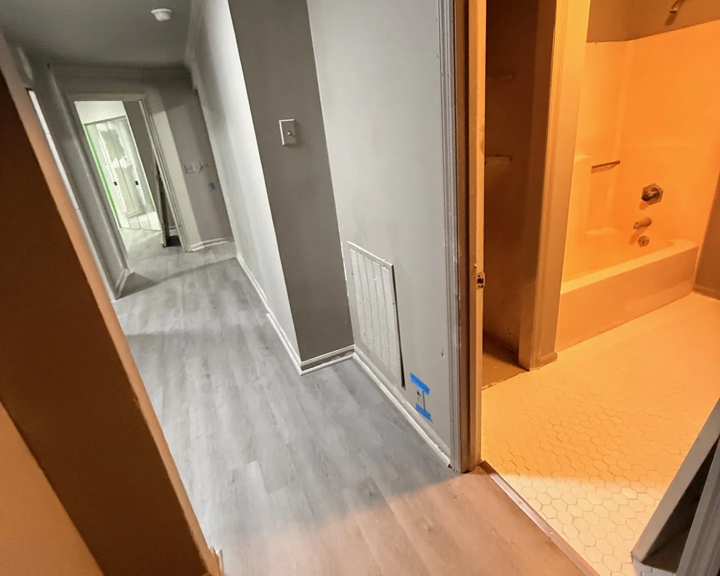 2 bed, 1100 sqft, $985 — Photo 4