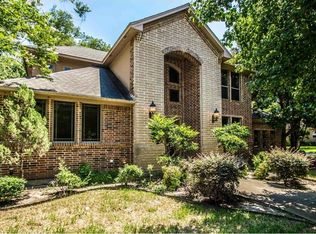 6050 Forest River Dr, Fort Worth, TX 76112