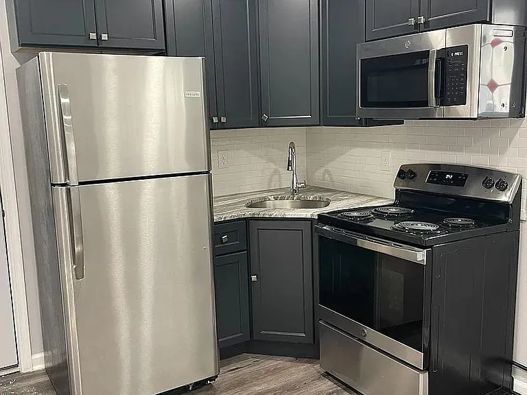 1402 N 52nd St #2 — Photo 3