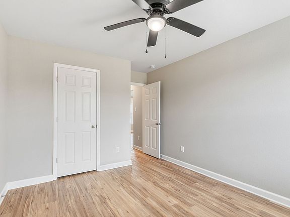 4th image of 833 Pine Tree Rd