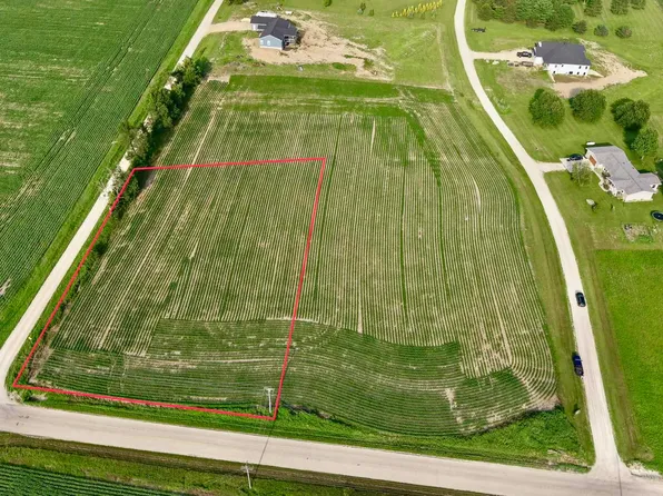 11 Old Q Rd, Blanchardville, WI 53516
