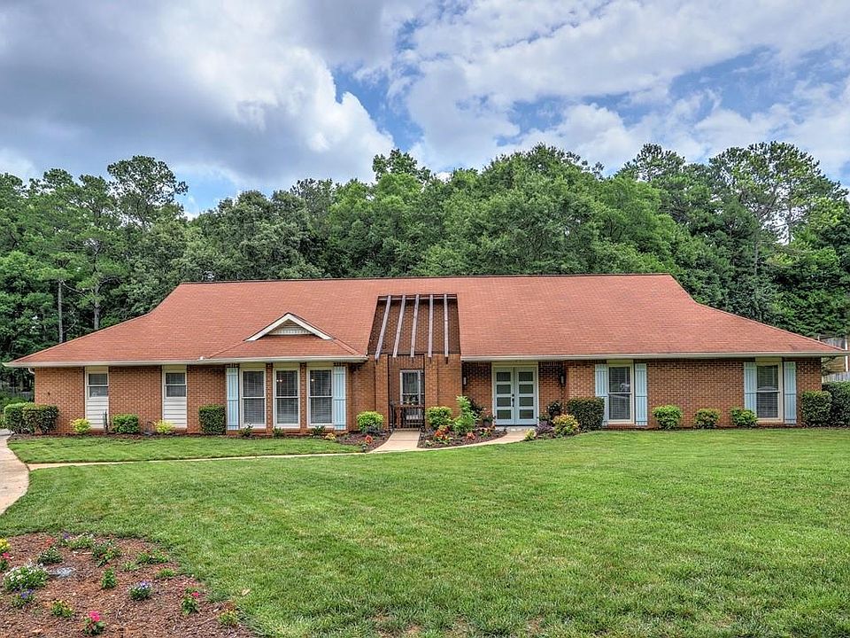 1st image of 225 Saddle Creek Dr