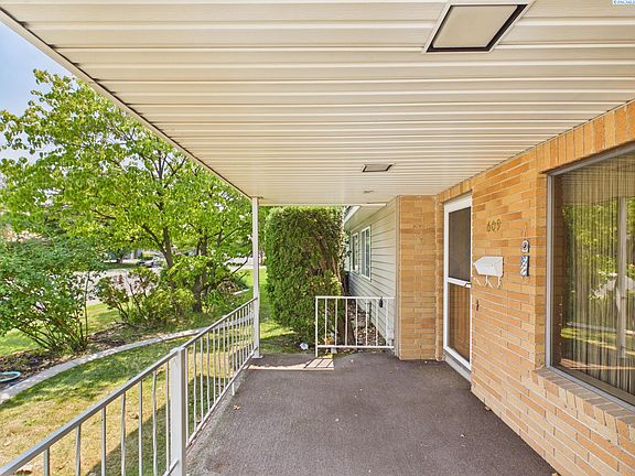 5th image of 609 Cottonwood Dr