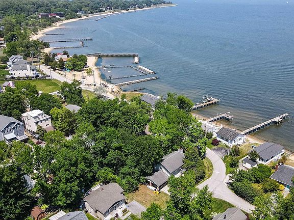 5th image of 3328 Shore Dr