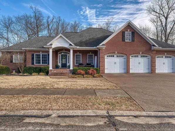 6055 Pfafflin Lake Blvd, Newburgh, IN 47630