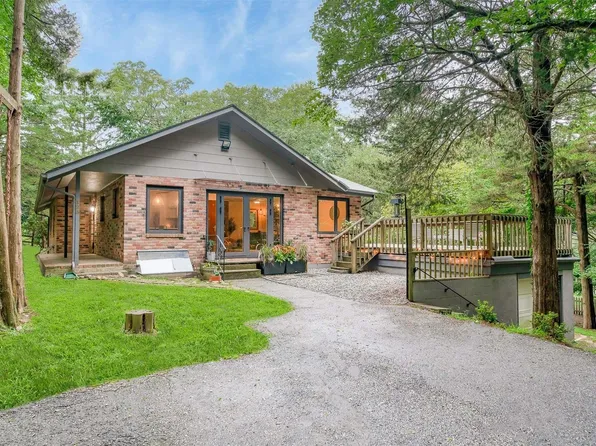 123 Dogwood Lane, Wading River, NY 11792