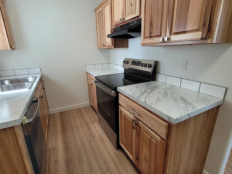 1927 W Yale Ct — Photo 9