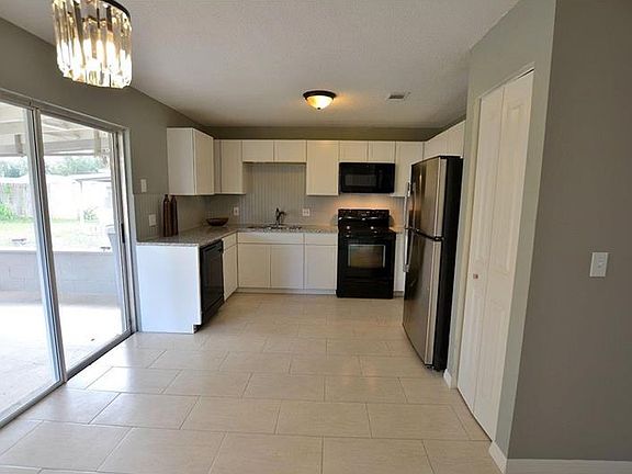 4th image of 2578 W Lake Dr