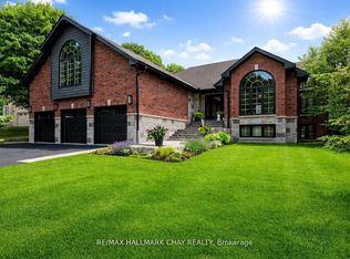 32 Forest Hill Dr, Springwater, ON L9X0J4