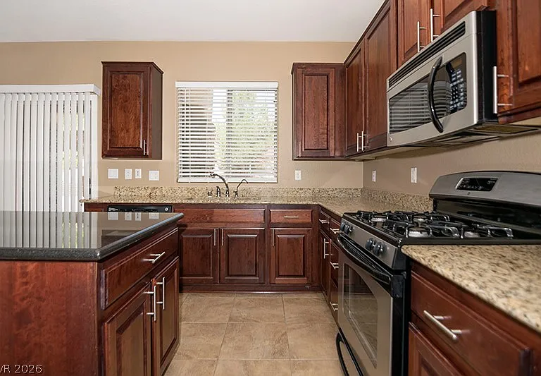 10328 Trillium Dr — Photo 7