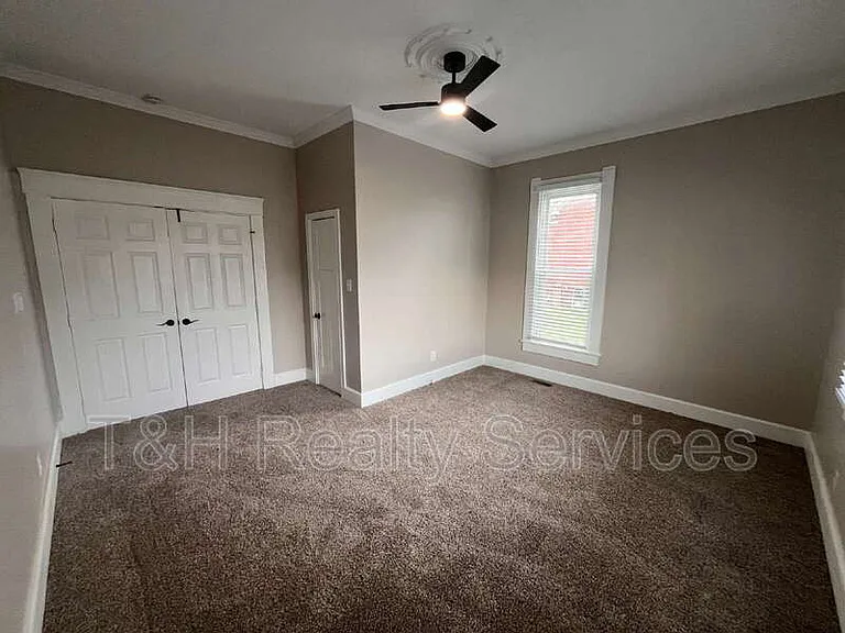 708 N Independence St — Photo 17