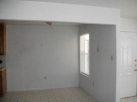 3rd image of 323 Summers Rd