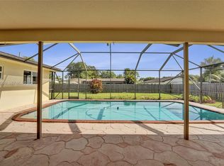 7421 NW 8th Ct, Plantation, FL 33317