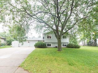 121 8th St NW, Maple Lake, MN 55358