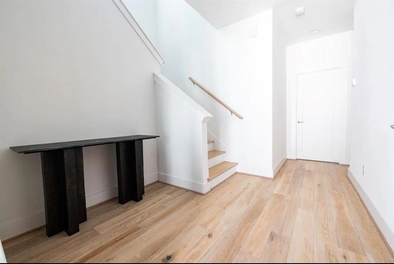 2 bed, 2.5 bath, 1536 sqft, $3,200 — Photo 3