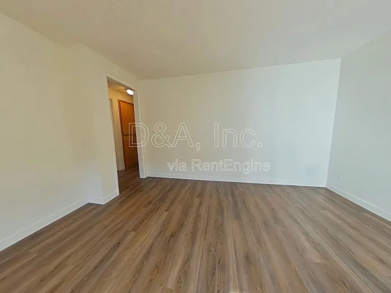 2201 NW Grant Ave #1 — Photo 3