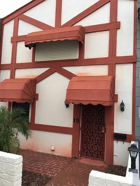 2 bed, 2.5 bath, 1320 sqft, $1,950 — Photo 3