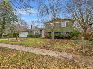 2008 Rebecca Dr, Champaign, IL