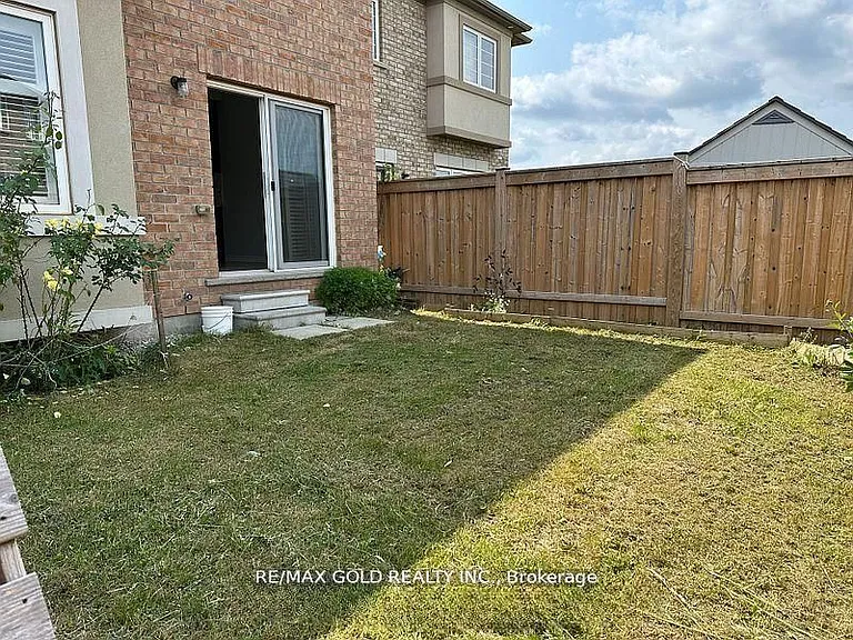 292 Remembrance Rd — Photo 24