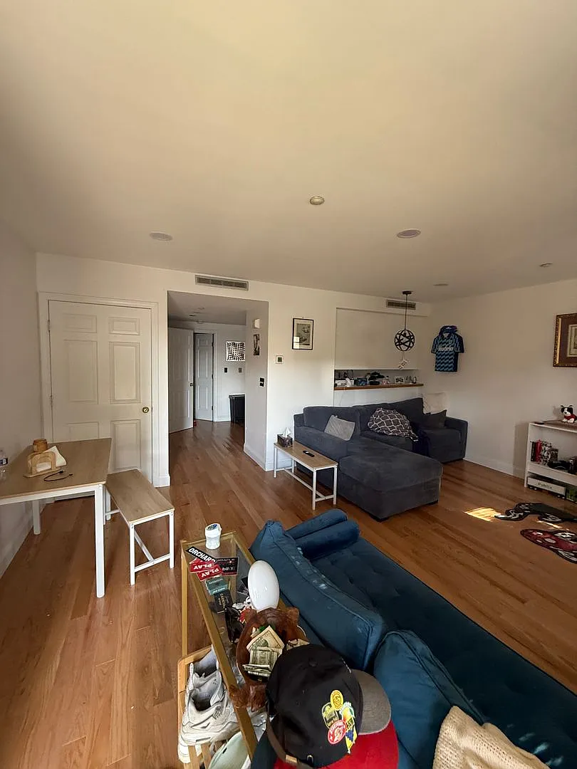 8-10 Glencoe St — Photo 2
