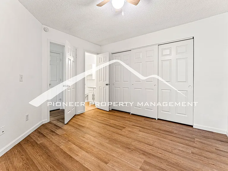 940 S Dahlia St #A — Photo 14