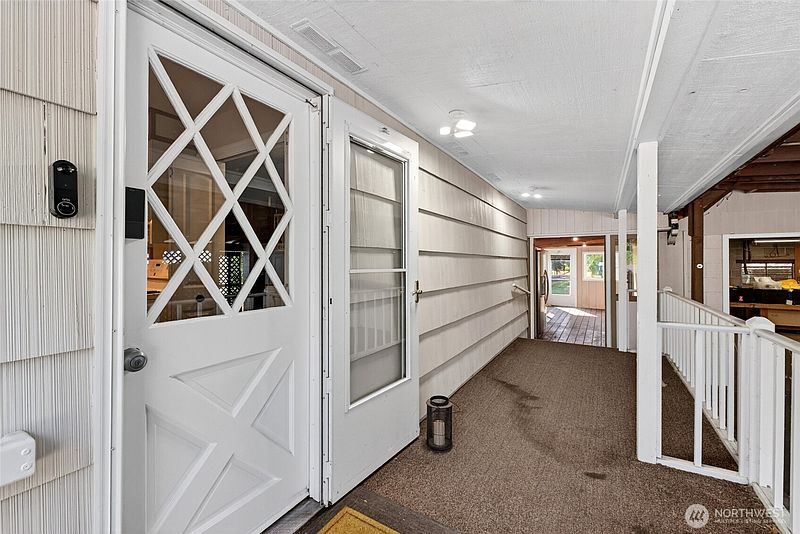 3rd image of 10104 48th Avenue E