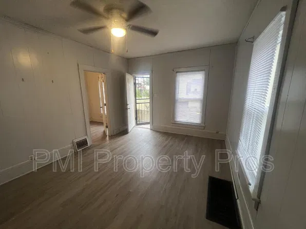 2439A N Dr William Finlayson St, Milwaukee, WI 53212
