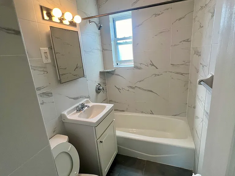 22519 69th Ave #B — Photo 7