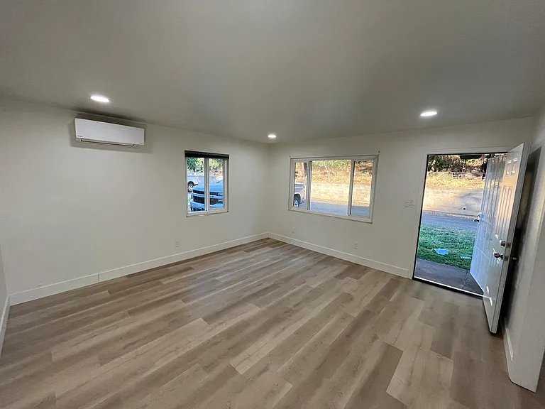 806 Kelly Way #806 — Photo 16