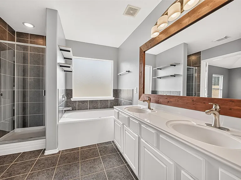 22210 Bellow Glen Dr — Photo 35