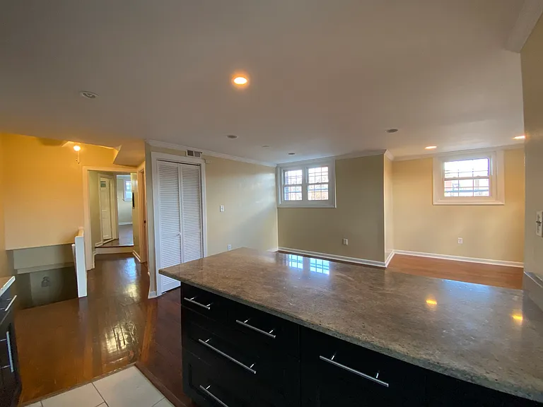 75 Whitney Ave #4A — Photo 7