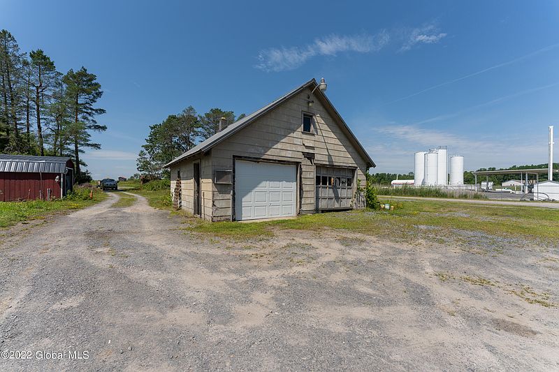 4th image of 4696 State Highway 30
