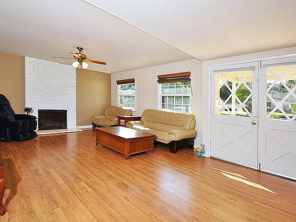 4th image of 28520 S Montereina Dr