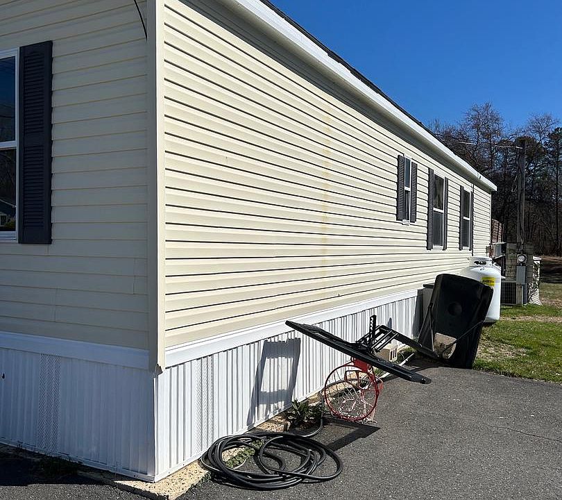 2nd image of 22 Finch St