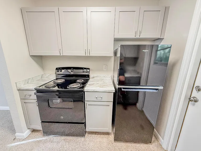 1210 SW 26th St #4 — Photo 7