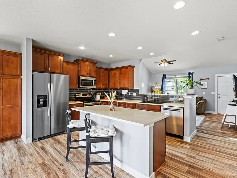 1552 Edenbridge Dr — Photo 6