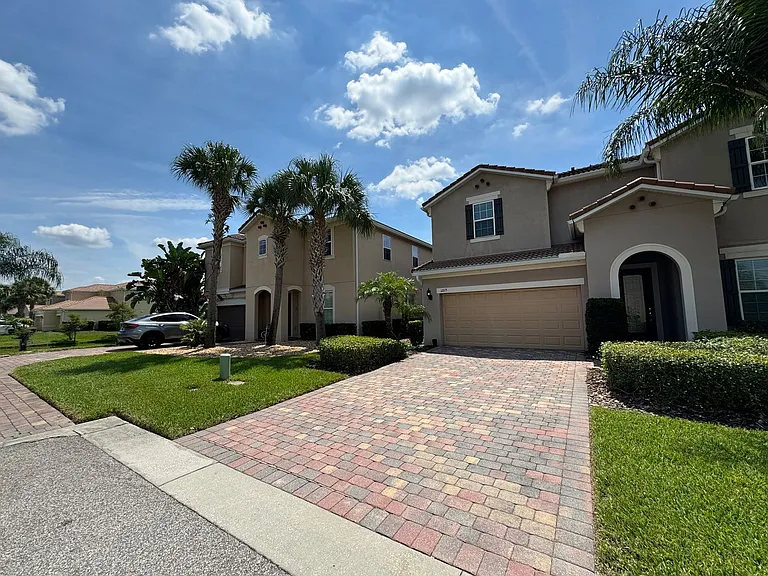 12119 Uleta Ln — Photo 2