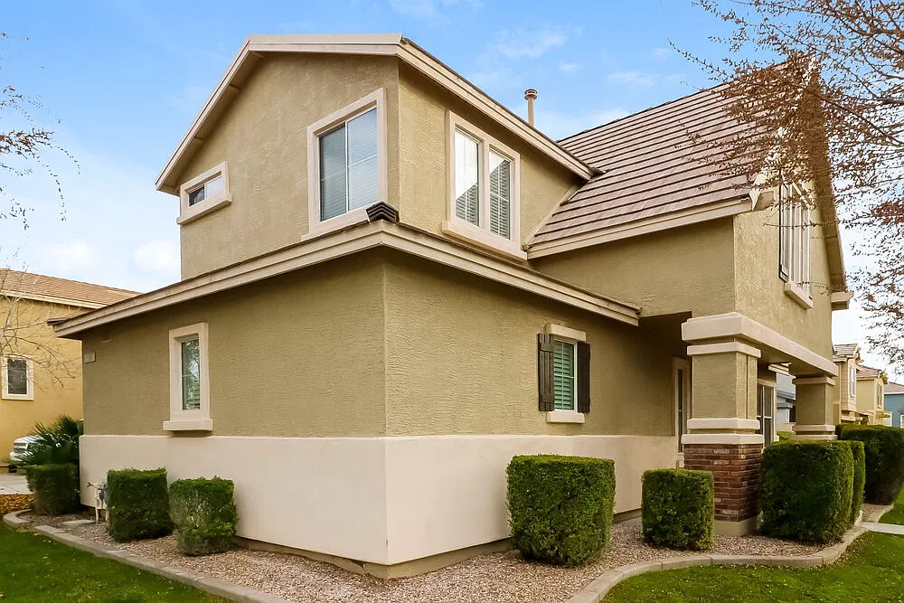 3 bed, 2.5 bath, 2091 sqft, $2,190 — Photo 4