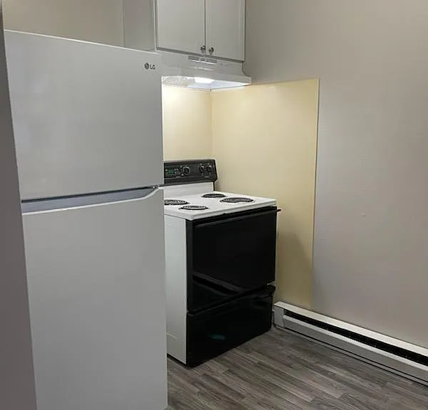 636 Elm Ave #B — Photo 1