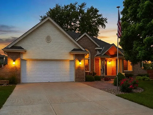 300 S Fillmore St, Papillion, NE 68046