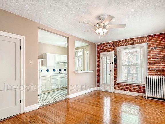 3rd image of 1356 N Pearl St APT 111