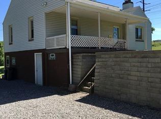 102 Division Rd, Tarentum, PA 15084