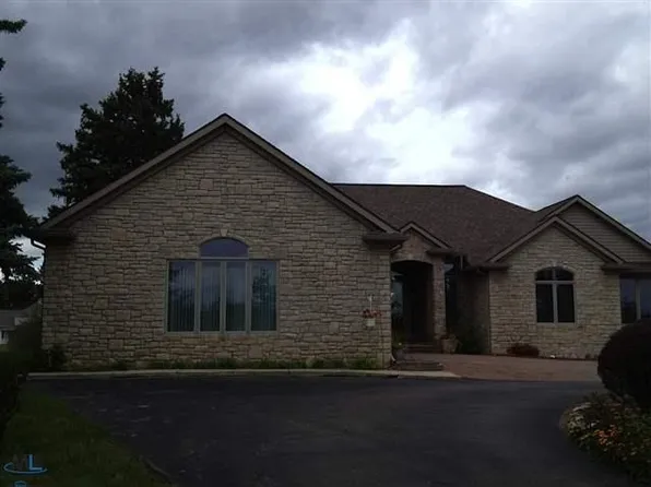 975 E Davisburg Rd, Holly, MI 48442