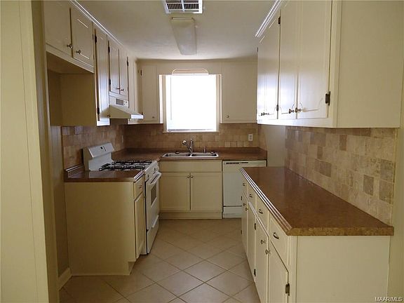 4th image of 211 Gardenia Ct