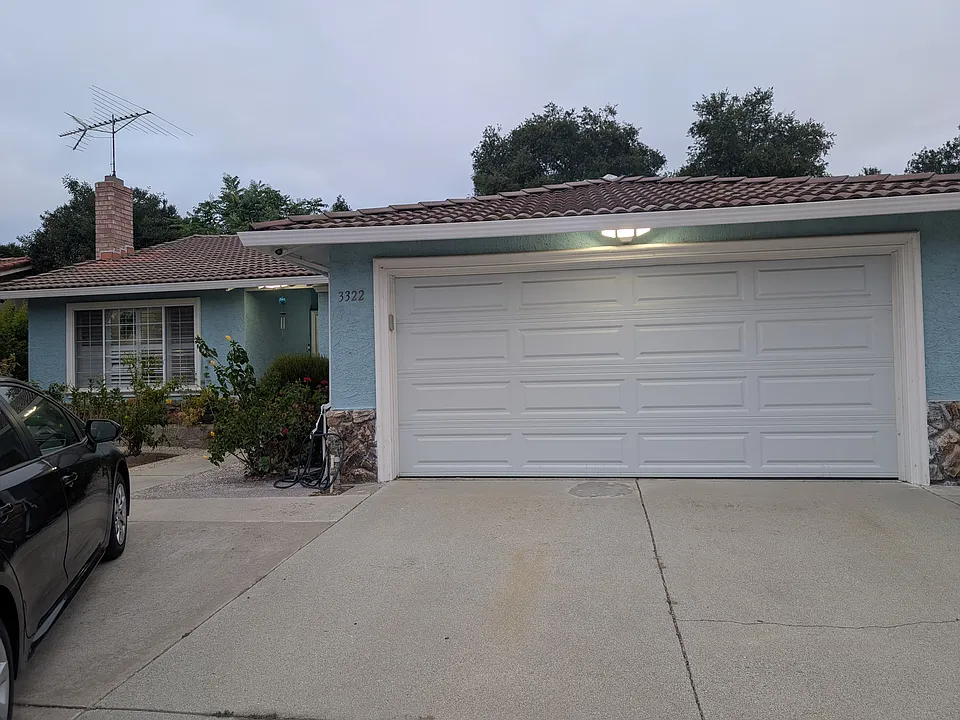3322 Woodside Ln