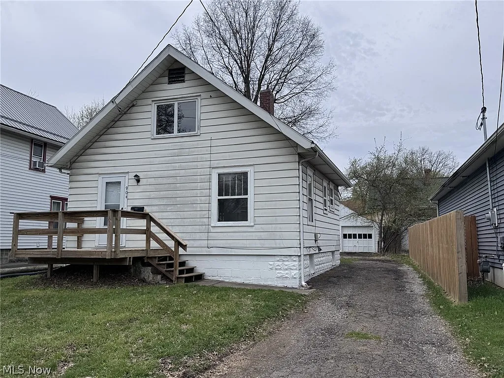 904 Iredell St photo 1