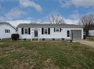 827 Lakeview Dr, Dover, OH 44622