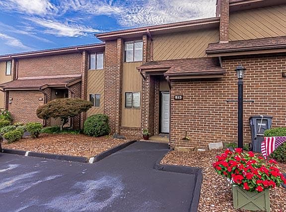 4th image of 513 Manor Dr