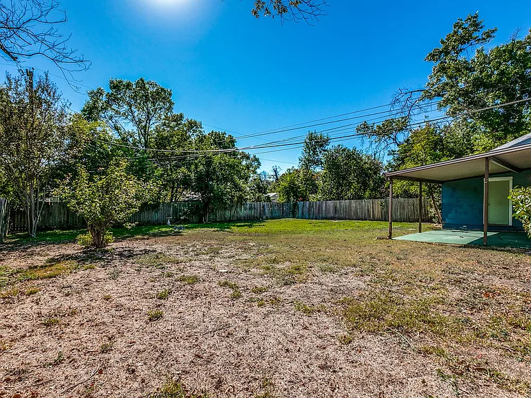 206 Chevy Chase Dr — Photo 23