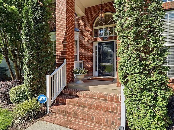 5th image of 5052 Bartons Enclave Ln